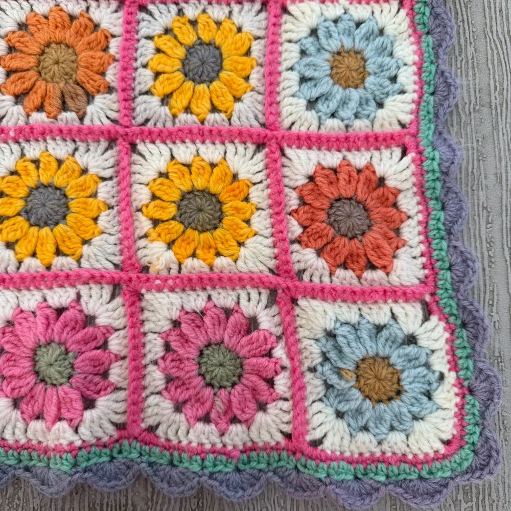 Handmade Crochet Granny Square Baby Blanket Floral 3D Sunflowers Pink Blue 19x18